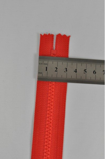 ZIP011 1號拉鏈 單頭拉鏈  樹脂膠牙拉鏈款式  密尾拉鏈 不設單獨拉鍊訂購 側面照